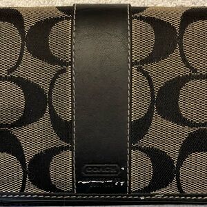Coach Classic Logo Wallet
